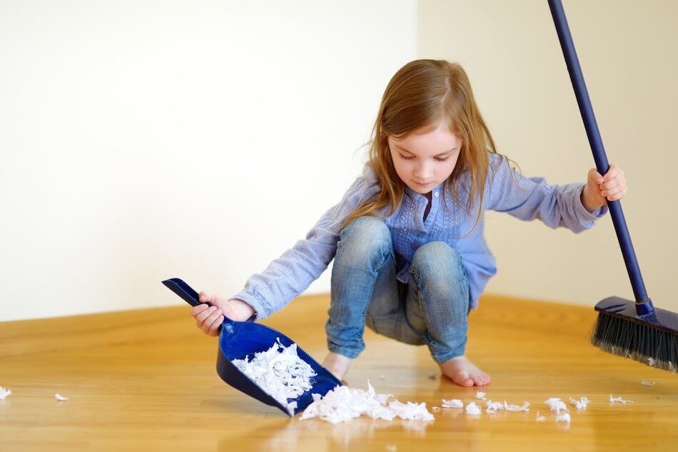 child cleaning