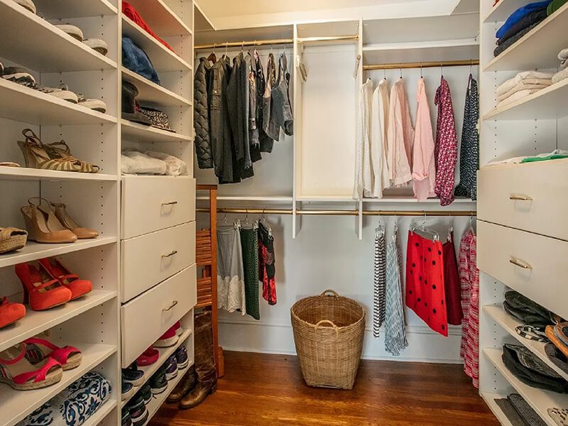 closet-organizing